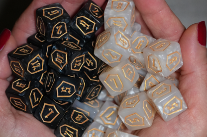 Marble White MTG Loyalty Dice – 12 Pack